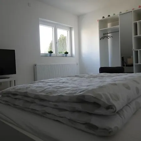 Ruhige In Der Kernstadt Apartman